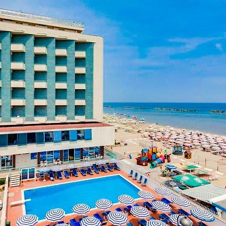 Hotel Majestic Беллария-Иджеа-Марина Экстерьер фото