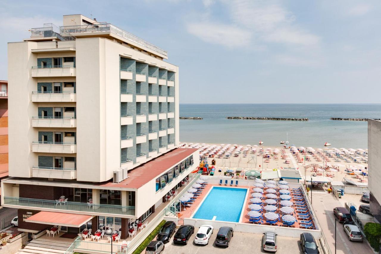 Hotel Majestic Беллария-Иджеа-Марина Экстерьер фото