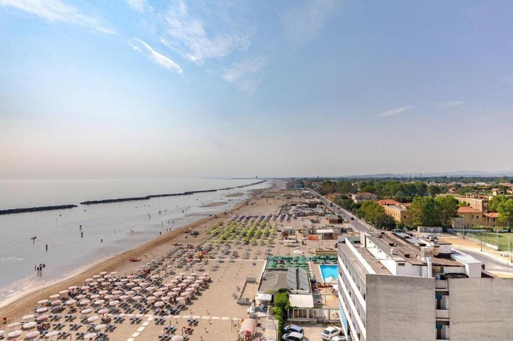 Hotel Majestic Беллария-Иджеа-Марина Экстерьер фото