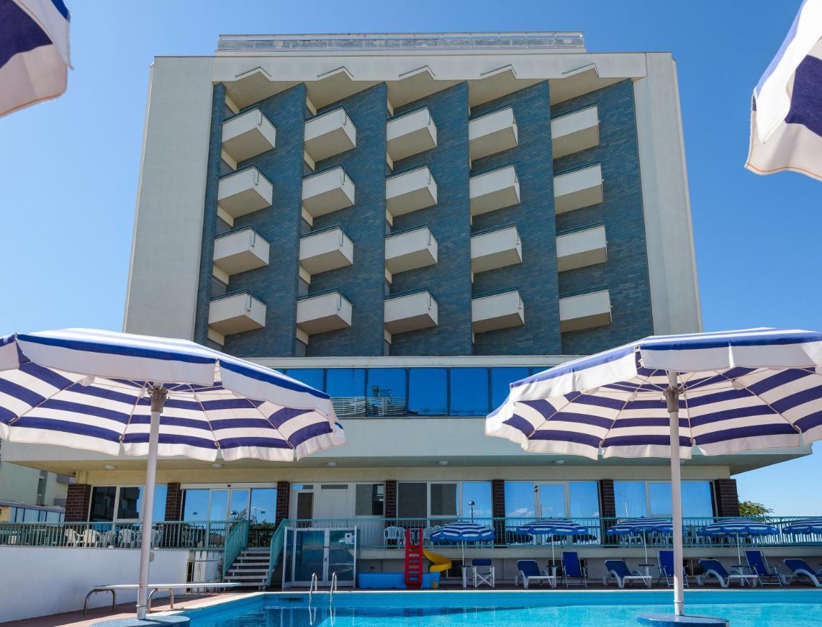Hotel Majestic Беллария-Иджеа-Марина Экстерьер фото